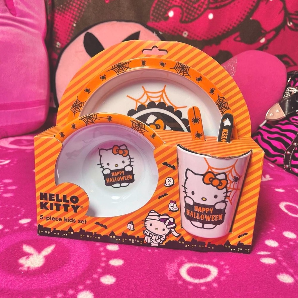 Hello Kitty Orange Black Kids Halloween 5 Piece Dinnerware Set